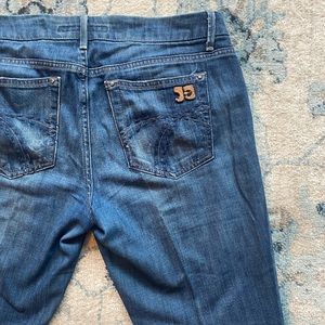 Joe’s Straight Legged, “Honey,” Comfy Jeans